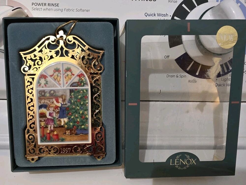 1997 Lenox Christmas Double Sided Window Ornament